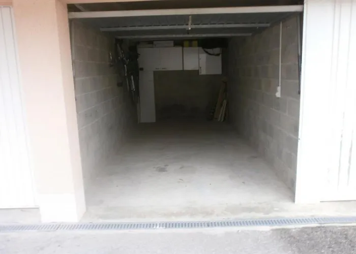 Apartmán T1 Avec Loggia Au Sud, Calme, Pres Centre-ville, Garage, Bien Equipe - Fr-1-553-58