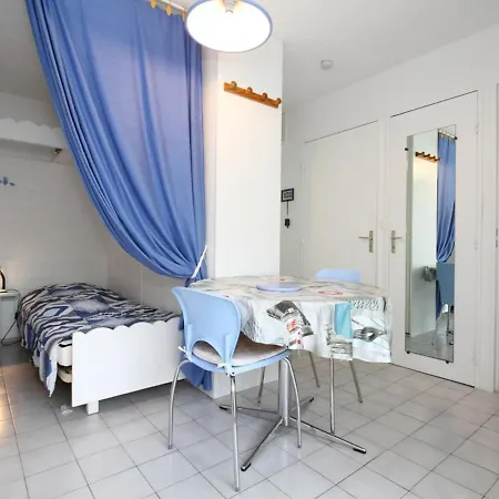 T1 Avec Loggia Au Sud, Calme, Pres Centre-ville, Garage, Bien Equipe - Fr-1-553-58 شقة *