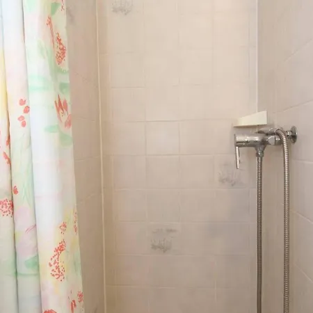 شقة T1 Avec Loggia Au Sud, Calme, Pres Centre-ville, Garage, Bien Equipe - Fr-1-553-58